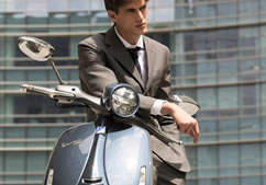 Detalles de la vespa 946